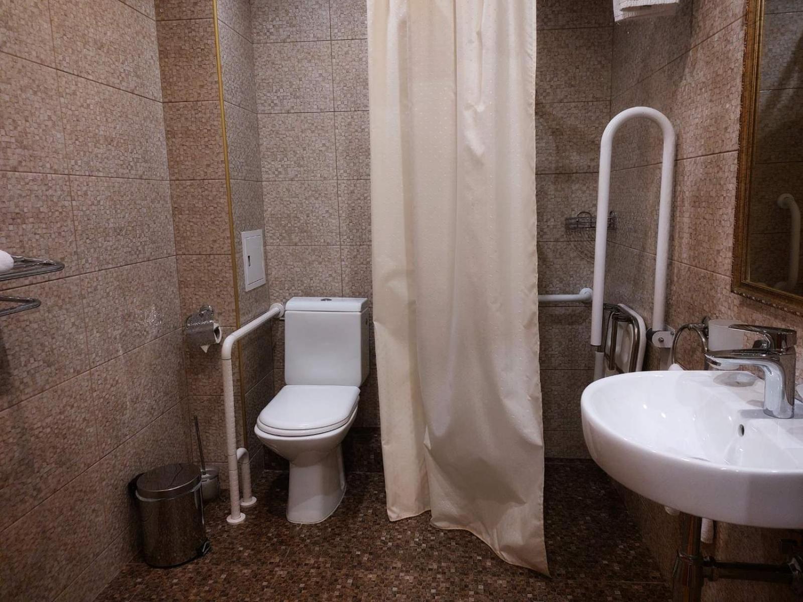 Optima Collection Podil Plaza Hotel Киев Екстериор снимка