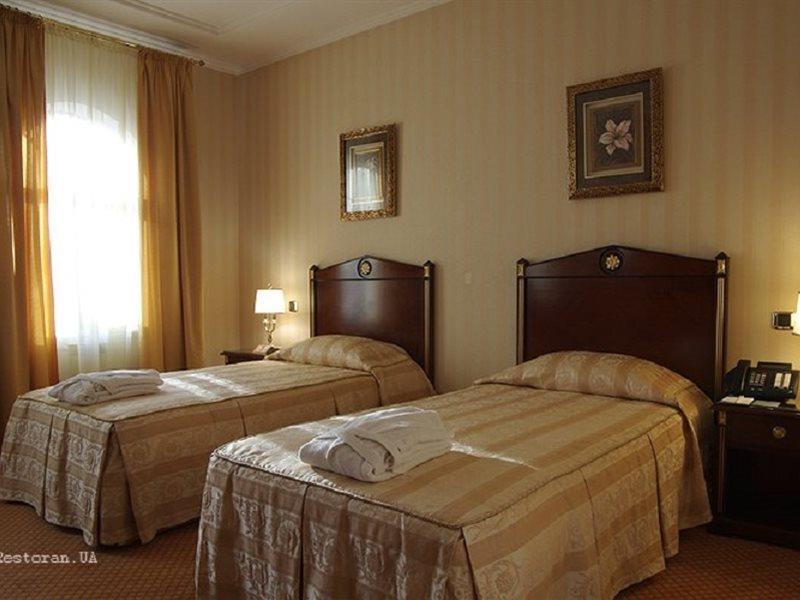 Optima Collection Podil Plaza Hotel Киев Екстериор снимка