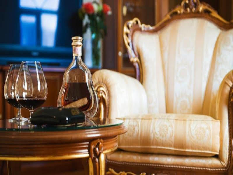 Optima Collection Podil Plaza Hotel Киев Екстериор снимка