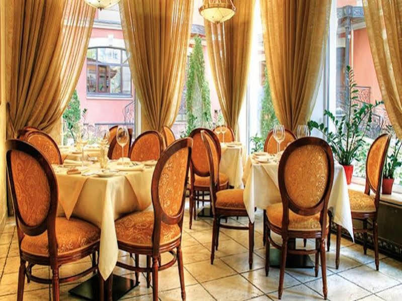 Optima Collection Podil Plaza Hotel Киев Екстериор снимка