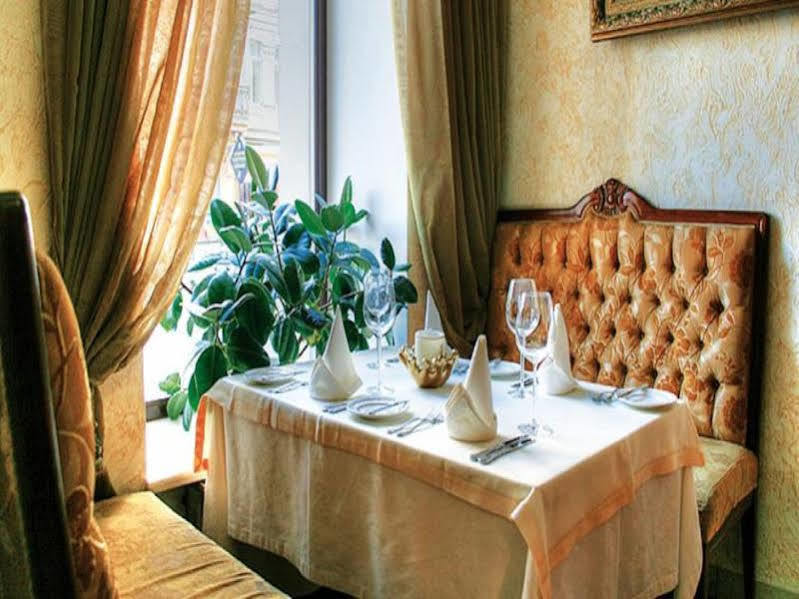 Optima Collection Podil Plaza Hotel Киев Екстериор снимка