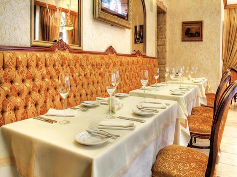 Optima Collection Podil Plaza Hotel Киев Екстериор снимка