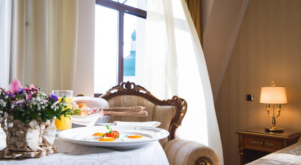 Optima Collection Podil Plaza Hotel Киев Екстериор снимка